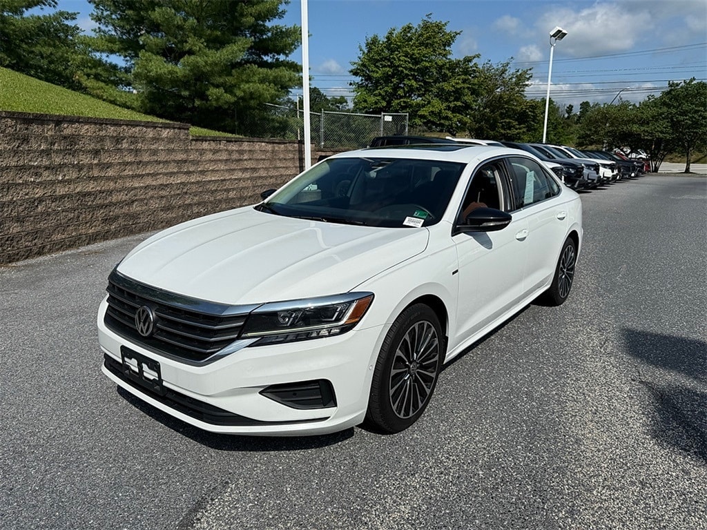 Used 2022 Volkswagen Passat Limited Edition with VIN 1VWBA7A32NC005467 for sale in Harrisburg, PA