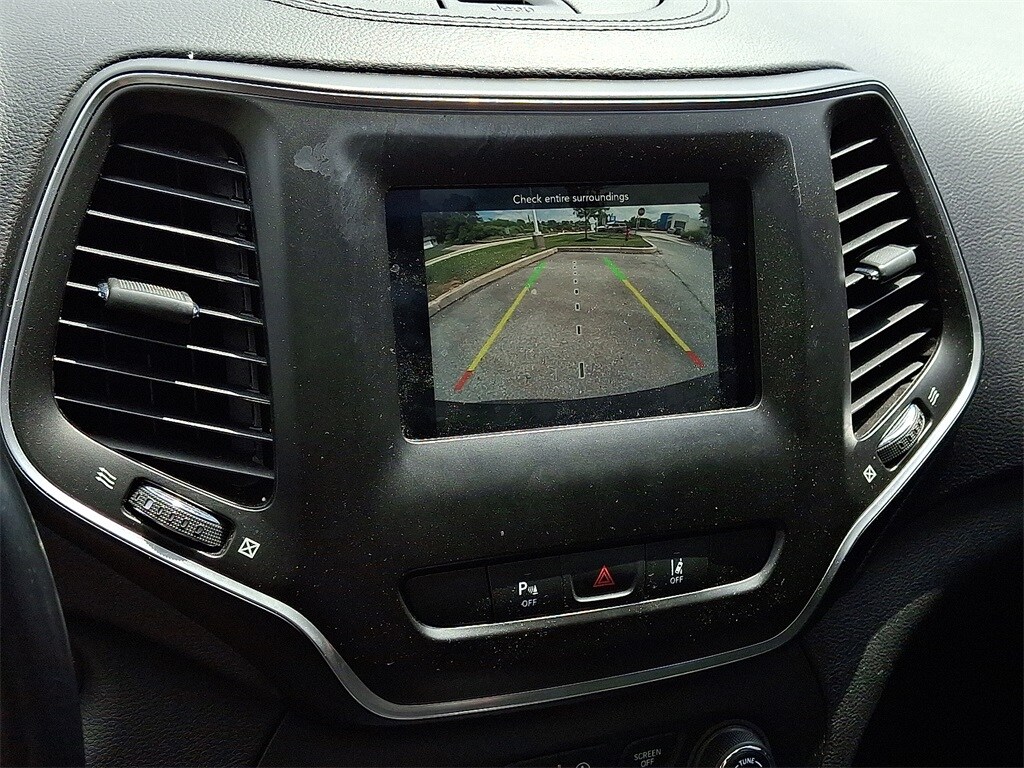 2021 Jeep Cherokee Latitude photo 4