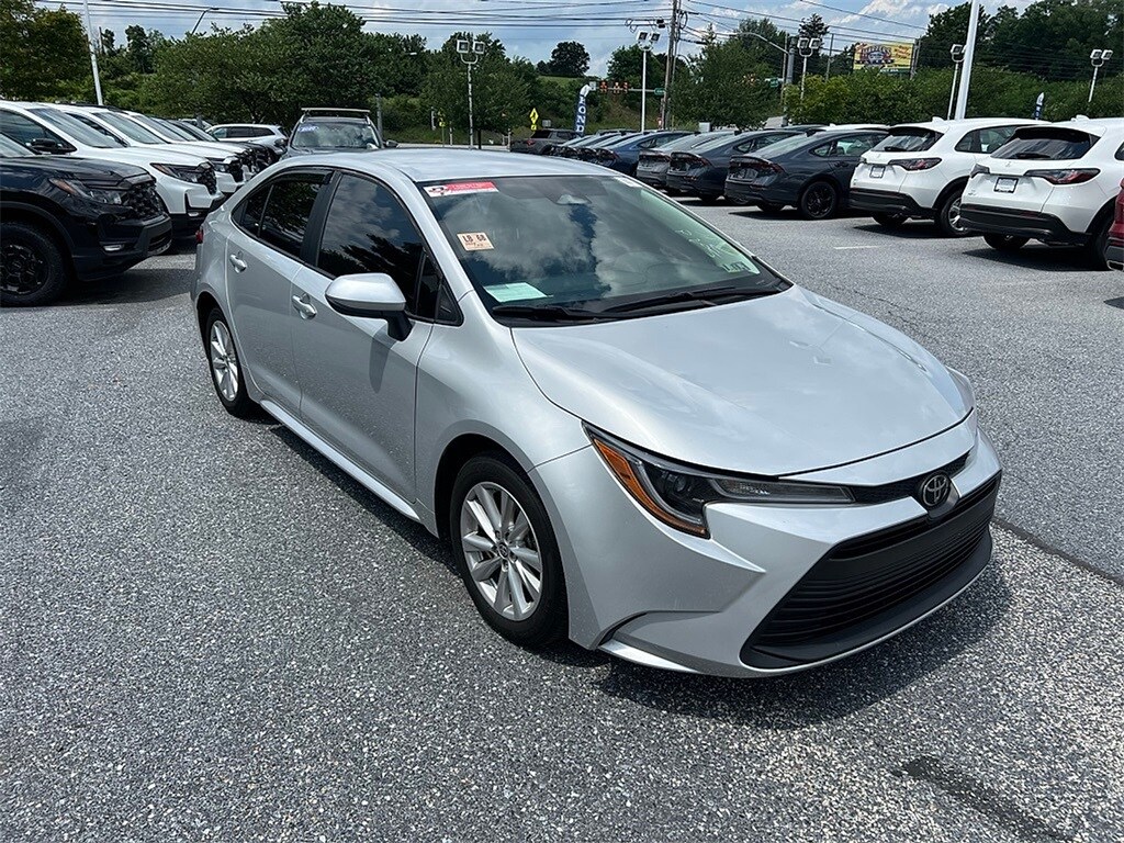 2024 Toyota Corolla LE photo 4