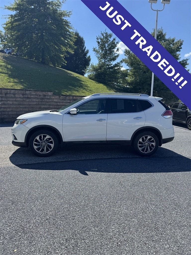 Used 2015 Nissan Rogue SL with VIN 5N1AT2MV3FC855579 for sale in Harrisburg, PA