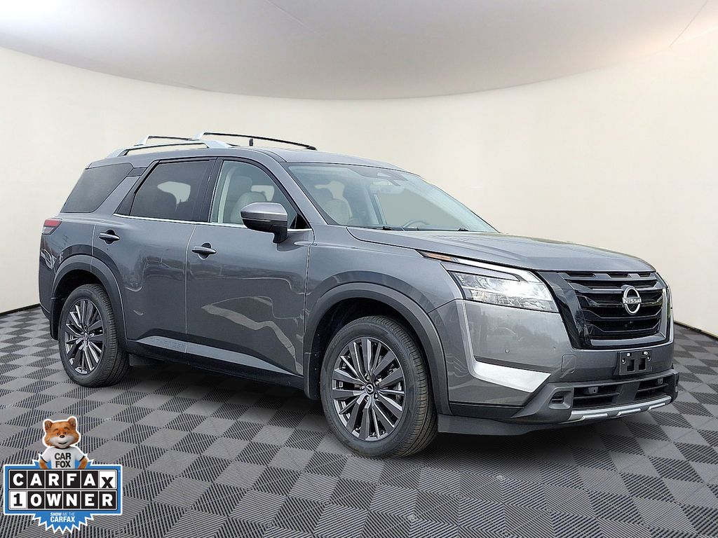 2023 Nissan Pathfinder SL 4WD's photo