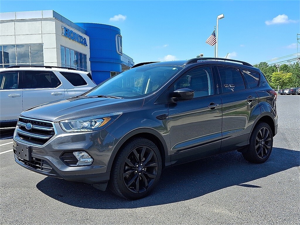 2019 Ford Escape SE photo 2