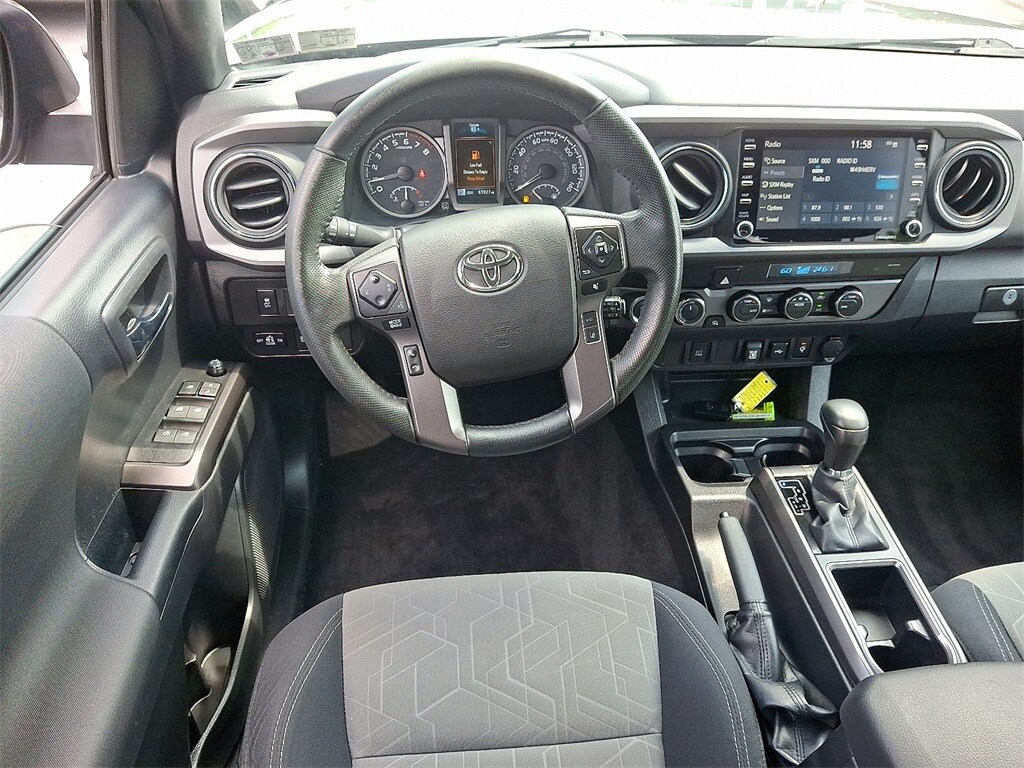 2022 Toyota Tacoma TRD V6 photo 2