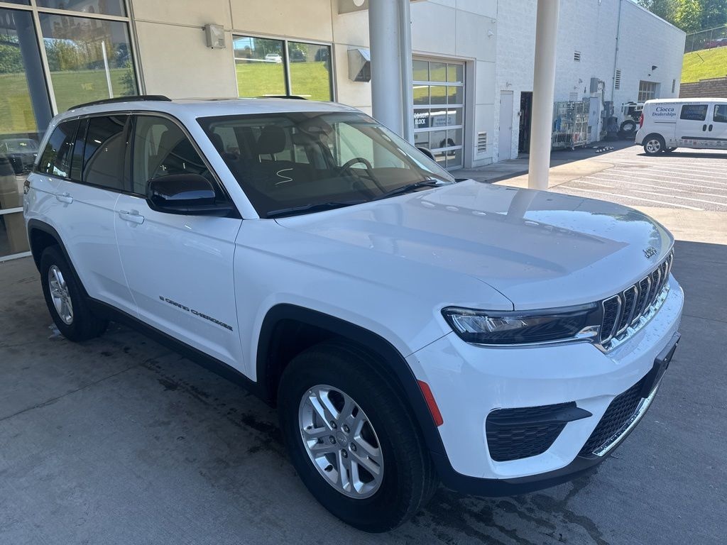 Used 2023 Jeep Grand Cherokee Laredo SUV