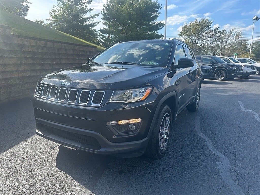 2019 Jeep Compass Latitude photo 2