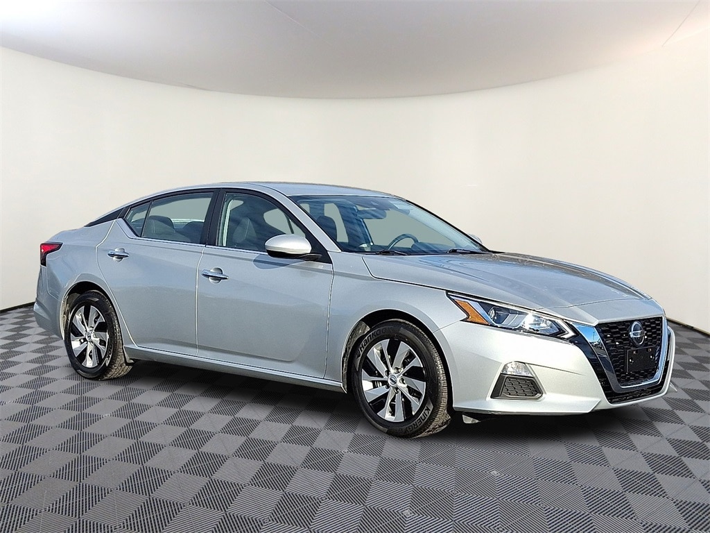 2021 Nissan Altima S's photo