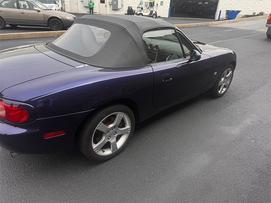 2003 Mazda MX-5 Miata Miata Base photo 3