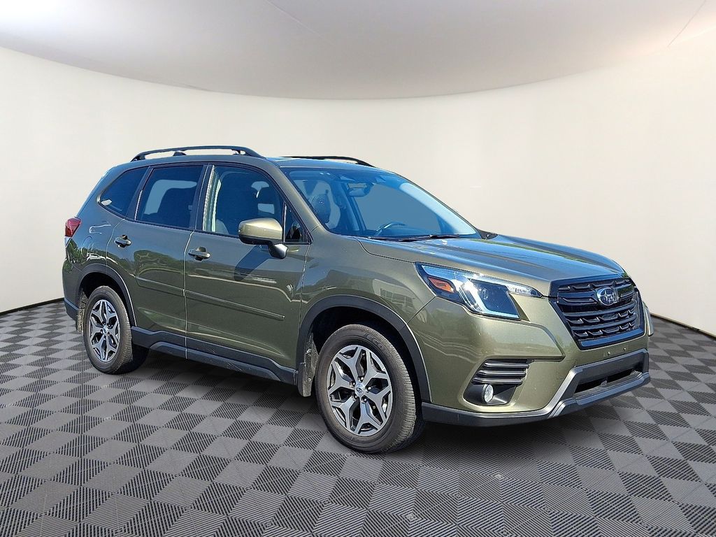 2023 Subaru Forester Premium's photo