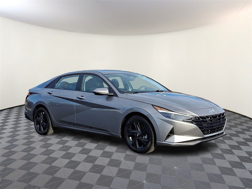 2023 Hyundai Elantra SEL's photo