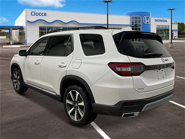 2025 Honda Pilot Elite photo 2