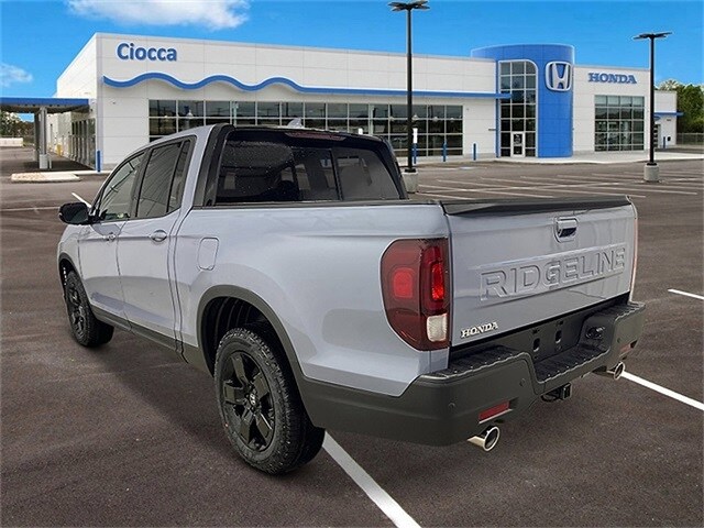 2025 Honda Ridgeline Black Edition photo 2