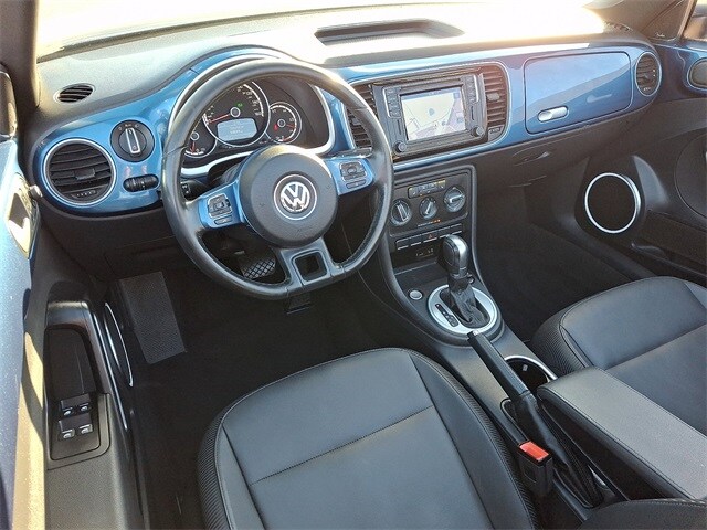 2016 Volkswagen Beetle 1.8T SEL photo 2