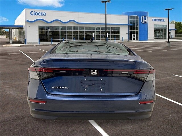 2025 Honda Accord SE photo 4