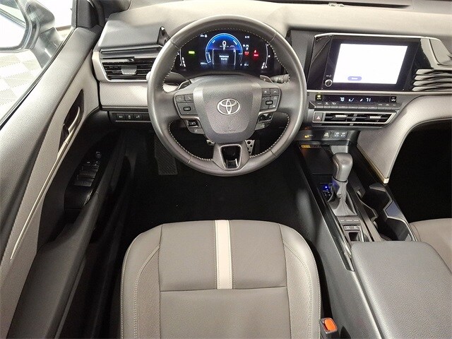 2025 Toyota Camry SE photo 2