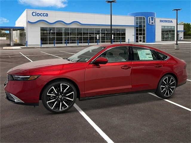 2025 Honda Accord Hybrid Touring photo 2