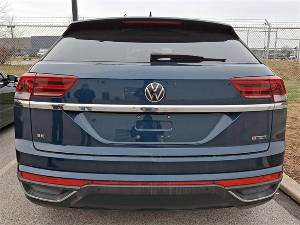 Used 2022 Volkswagen Atlas Cross Sport 2.0T SE w/Technology SUV