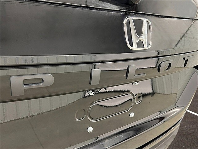 2025 Honda Pilot Touring photo 3
