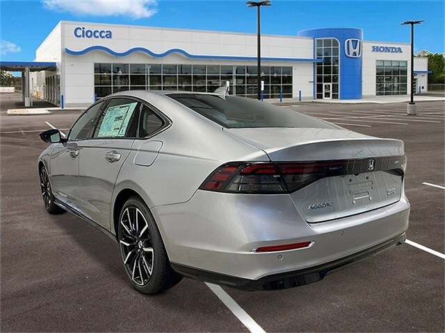 2025 Honda Accord Hybrid Touring photo 3