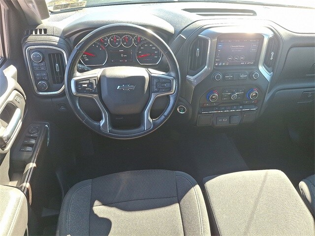 2021 Chevrolet Silverado 1500 RST photo 2