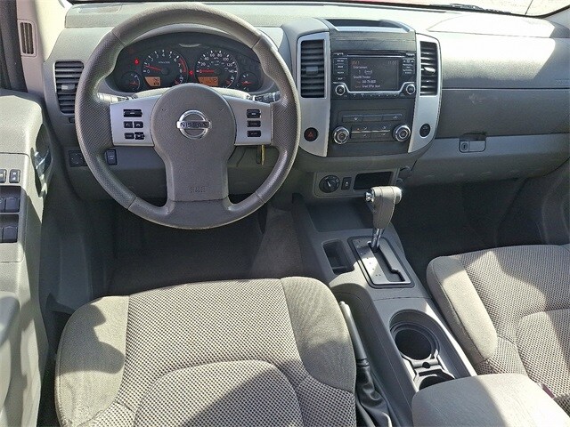 2016 Nissan Frontier SV photo 2