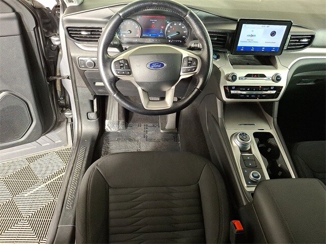 2021 Ford Explorer XLT photo 2