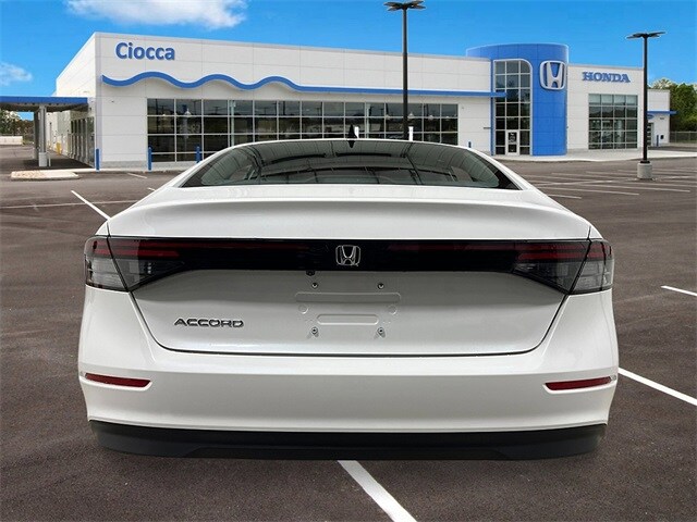 2025 Honda Accord SE photo 4