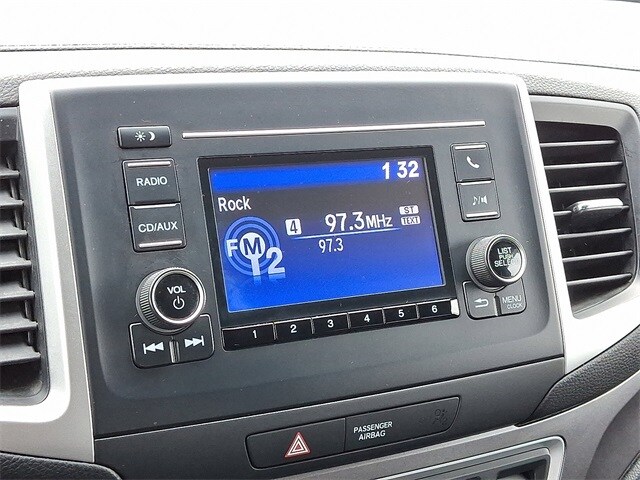 2017 Honda Ridgeline RT photo 3