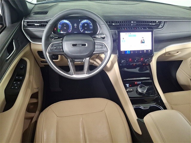 2023 Jeep Grand Cherokee Limited photo 2