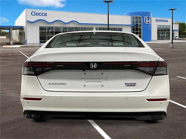 2025 Honda Accord Hybrid Touring photo 4