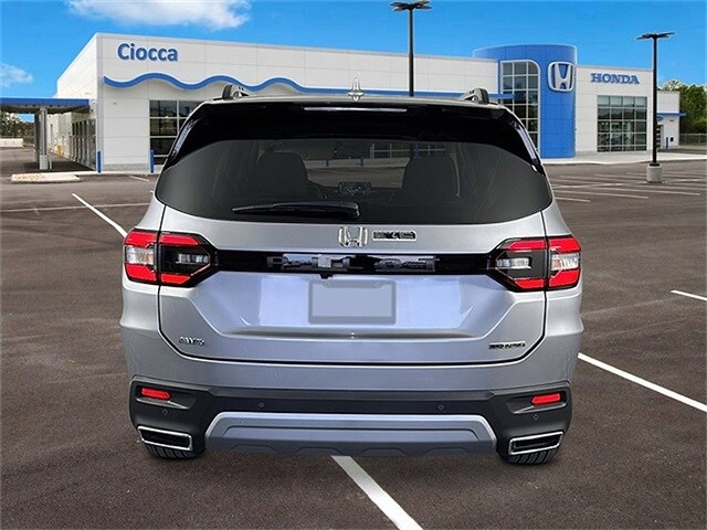 2025 Honda Pilot Touring photo 4