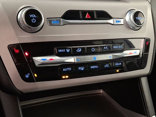 2023 Ford Explorer XLT - Photo 18