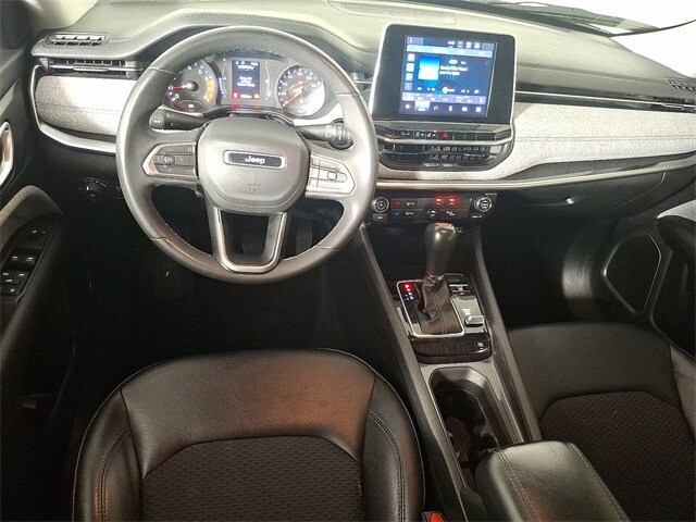 2022 Jeep Compass Latitude photo 2