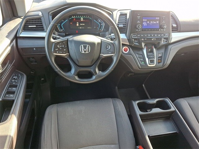 2018 Honda Odyssey LX photo 2