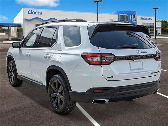 2025 Honda Pilot Black Edition photo 2