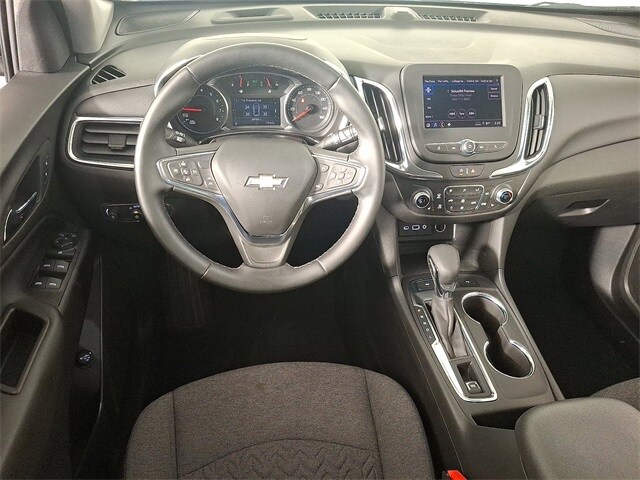 2023 Chevrolet Equinox LT photo 2