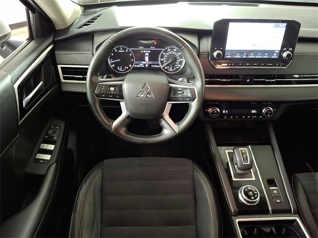 Used 2022 Mitsubishi Outlander SE with VIN JA4J4UA81NZ054120 for sale in York, PA