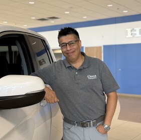 Staff member Mauricio Tobon from ID_d851cca5115d