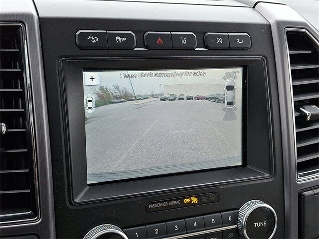 2019 Ford Expedition MAX Platinum photo 4