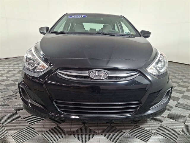 2016 Hyundai Accent SE photo 4