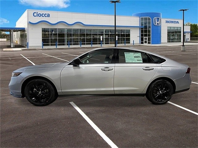 2025 Honda Accord SE photo 2