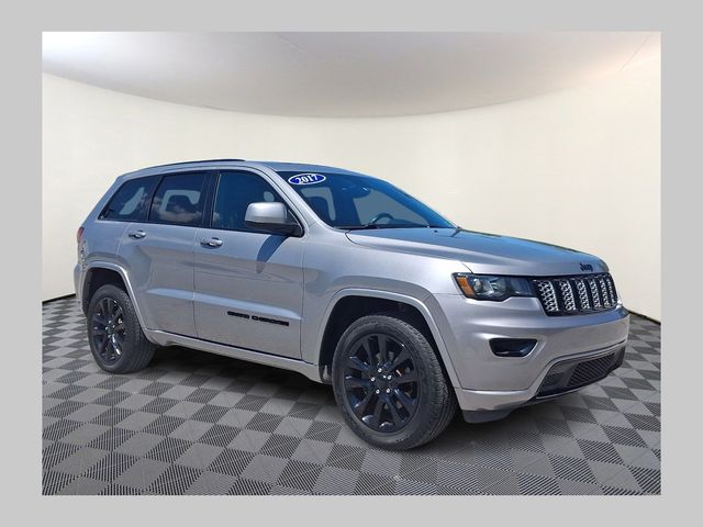 2017 Jeep Grand Cherokee Altitude 4WD's photo