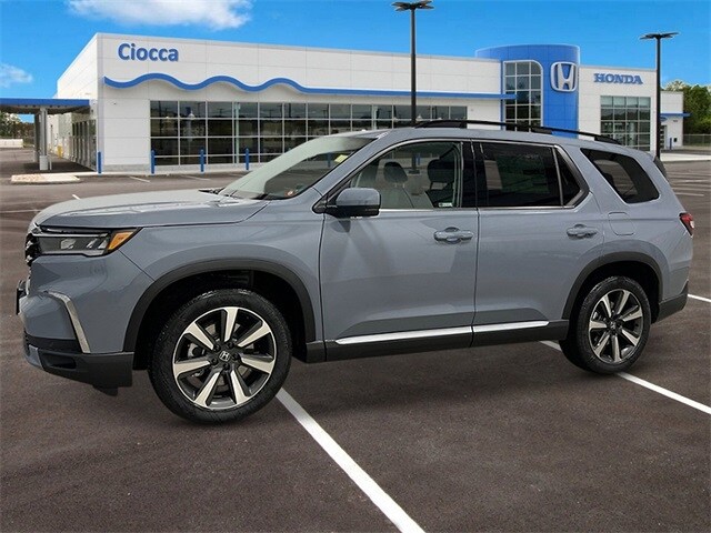 2025 Honda Pilot Touring photo 2