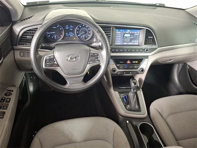 2017 Hyundai Elantra SE photo 2