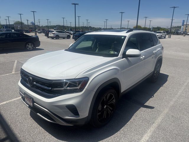 2022 Volkswagen Atlas 3.6L SE w/Tech 4MOTION's photo