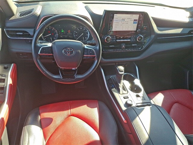 2021 Toyota Highlander XSE photo 2