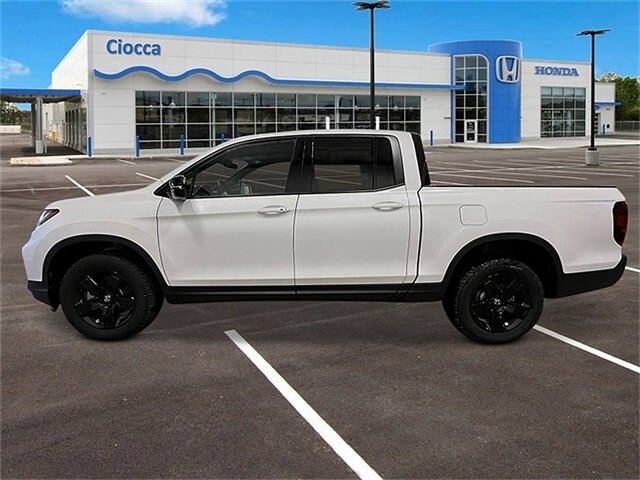 2025 Honda Ridgeline Black Edition photo 2