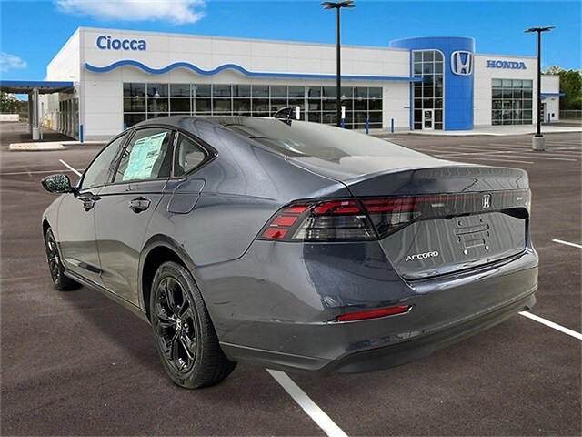 2025 Honda Accord SE photo 2