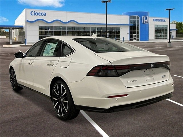 2025 Honda Accord Hybrid Touring photo 3