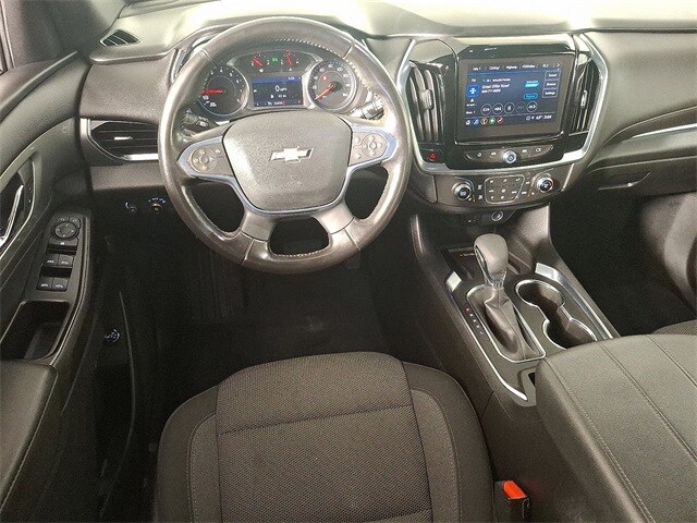 2022 Chevrolet Traverse Cloth 1LT photo 2
