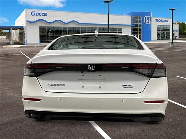 2025 Honda Accord Hybrid Touring photo 4